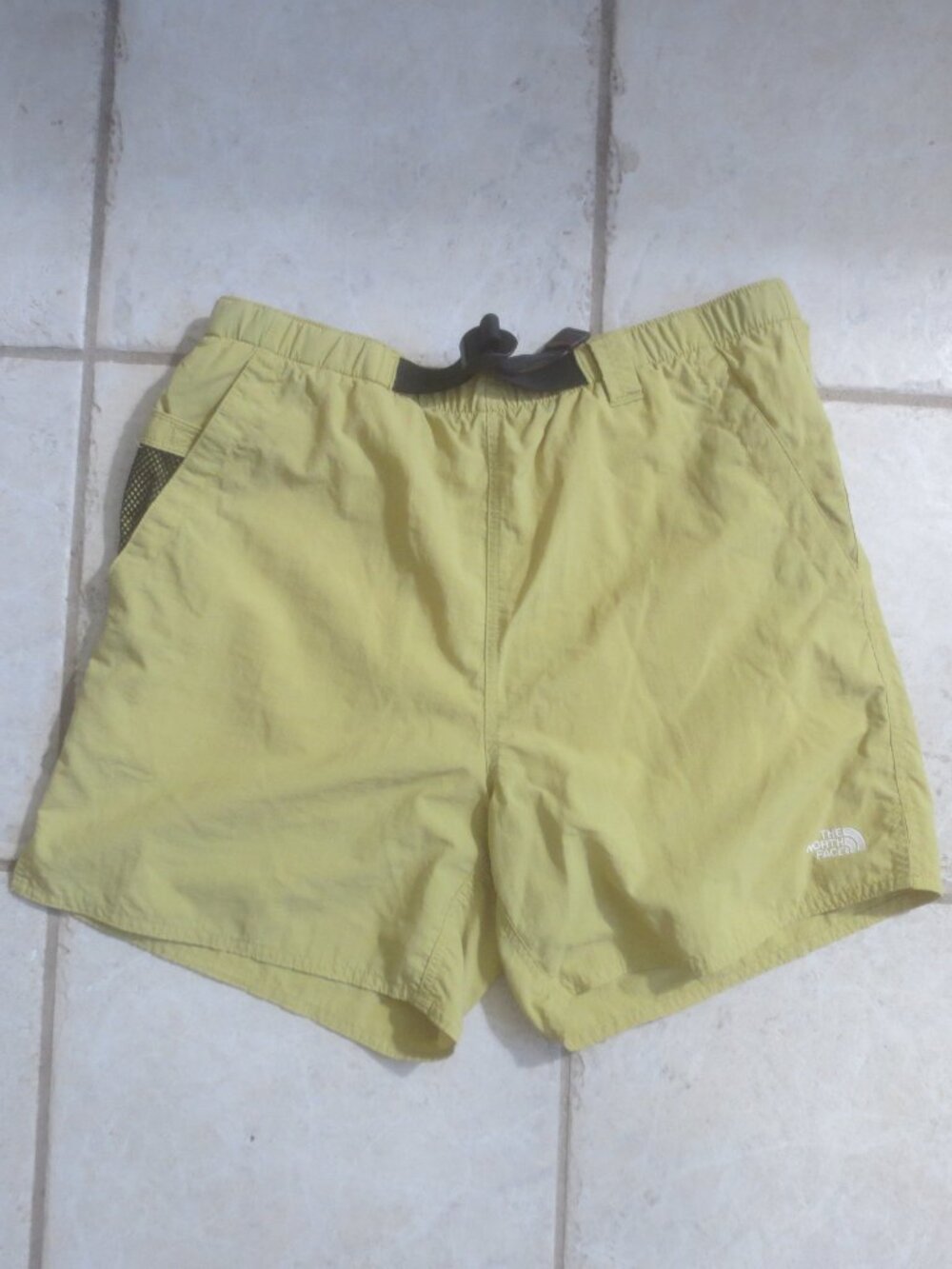 Brand New North Face Light Yellow Hiking Shorts - Size Medium Men's